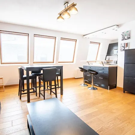 Apartment Sous Le Feu Des Projecteurs *